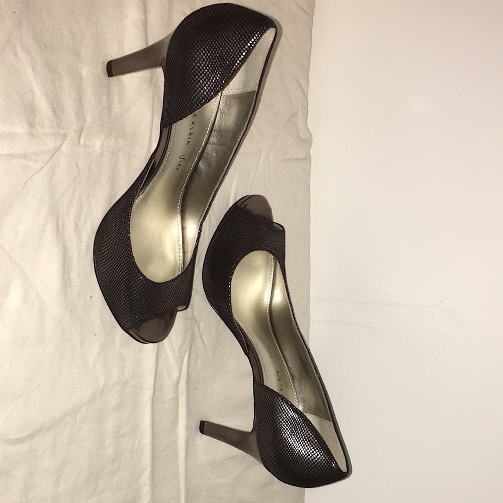Anne Klein Peep Toe Black/Pewter Leather Pumps